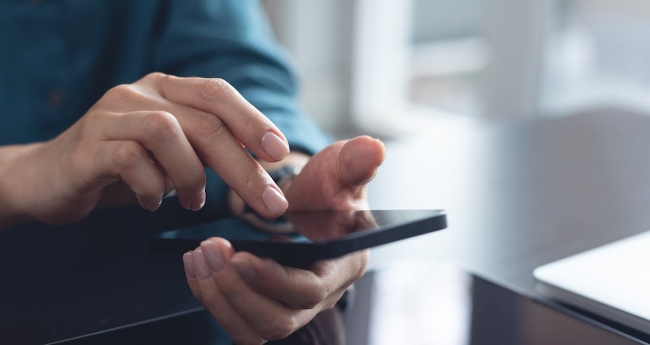 herkesin telefonunda var ama kimse buyuk tehlikenin farkinda degil hemen kapatin h4CSvRFq