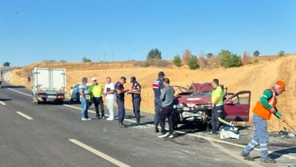 kirklarelinde zincirleme kaza 4 yarali QTOfrBP8