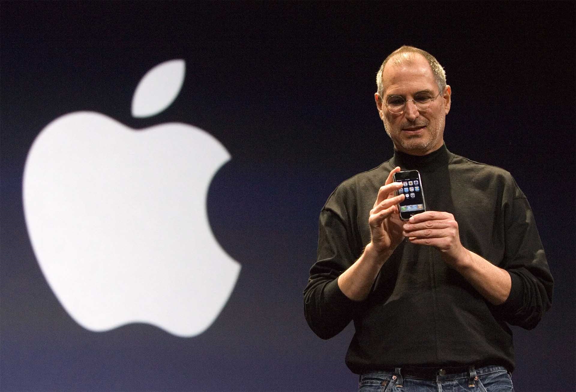 apple efsanesi steve jobs anisina hatira para bastiriliyor KQtLIMll.jpg