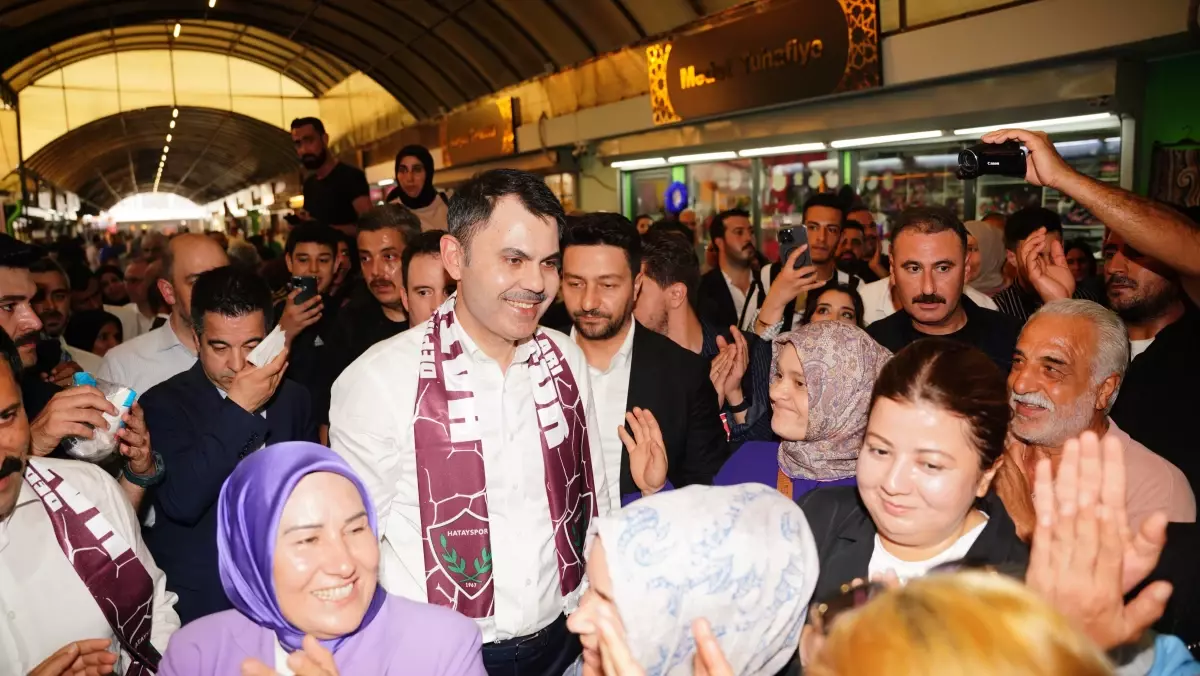 bakan kurum depremzedelere ziyaret etti dzT2LjdN