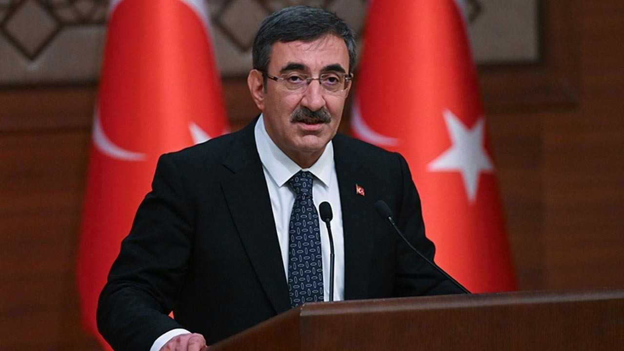 cevdet yilmazdan ozgur ozele tepki milli iradeye saygisizliktir q8rWrdgA.jpg