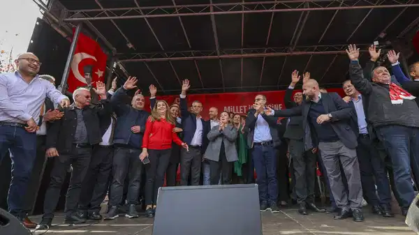 chpnin bruksel mitinginde avrupali sosyal demokrat liderlerden destek mesajlari demokrasiyi savunanlari savunun pzKy17LJ.jpg