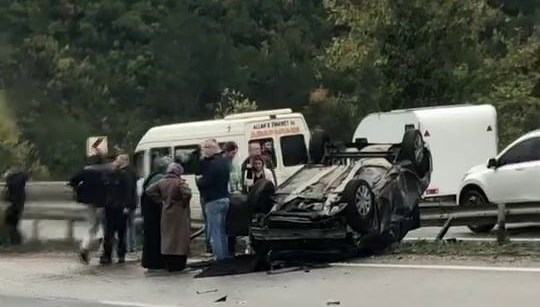 d 100de surucusunun kontrolunden cikan otomobil takla atti 1 yarali VRQAQ4aG