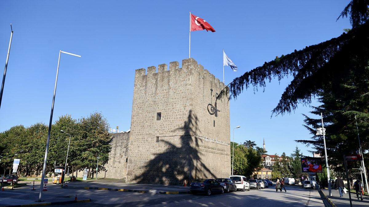 tarihi zagnos burcu 29 yildir kutuphane olarak hizmet veriyor szNdgHxU.jpg