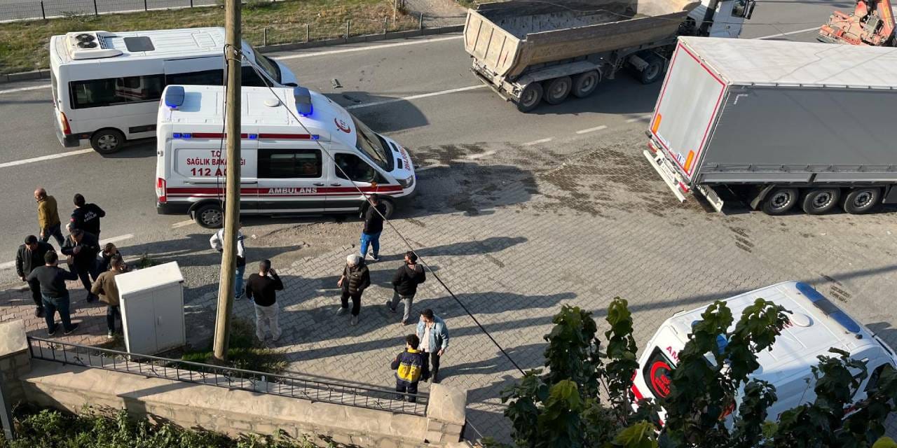igdirda polisleri tasiyan minibus kaza yapti 7 yarali kBCh5XlK.jpg