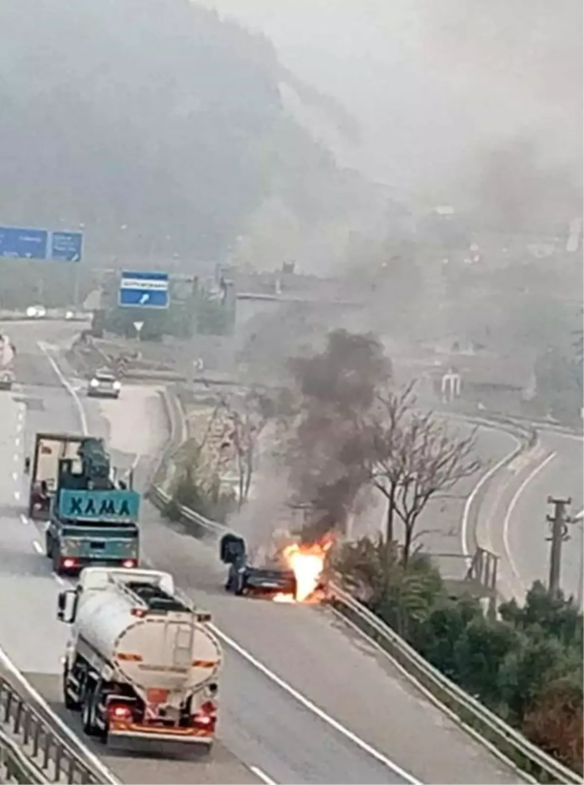 pamukovada seyir halindeki otomobil alev aldi 7D1nTCCr.jpg