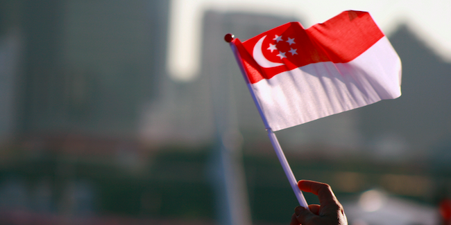 singapurda dolandiricilara kirbac cezasi ongoren yasa kabul edildi TUHLLEpx.png