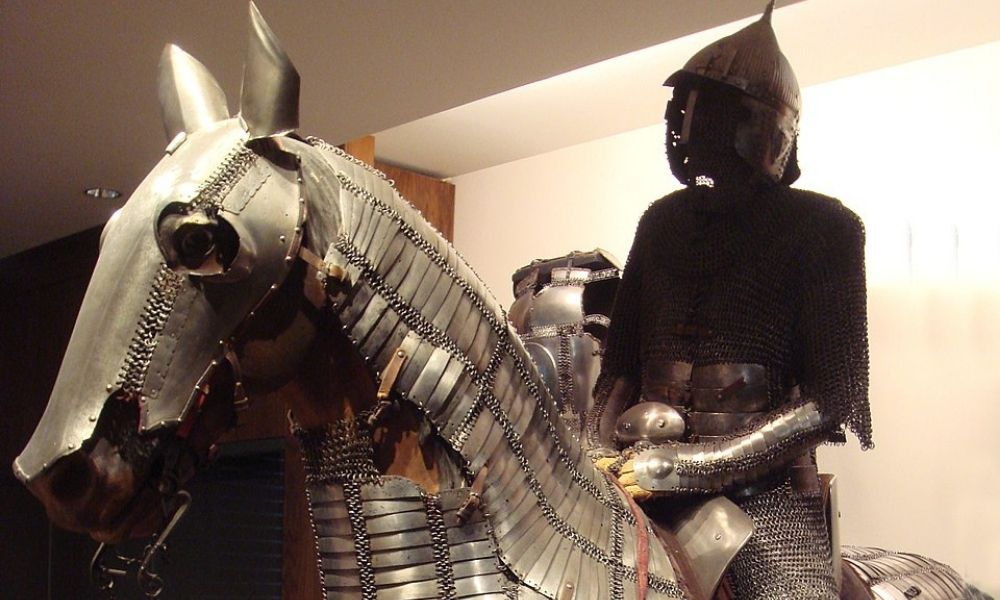 günümüzde hala kullanılan antik savaş taktikleri