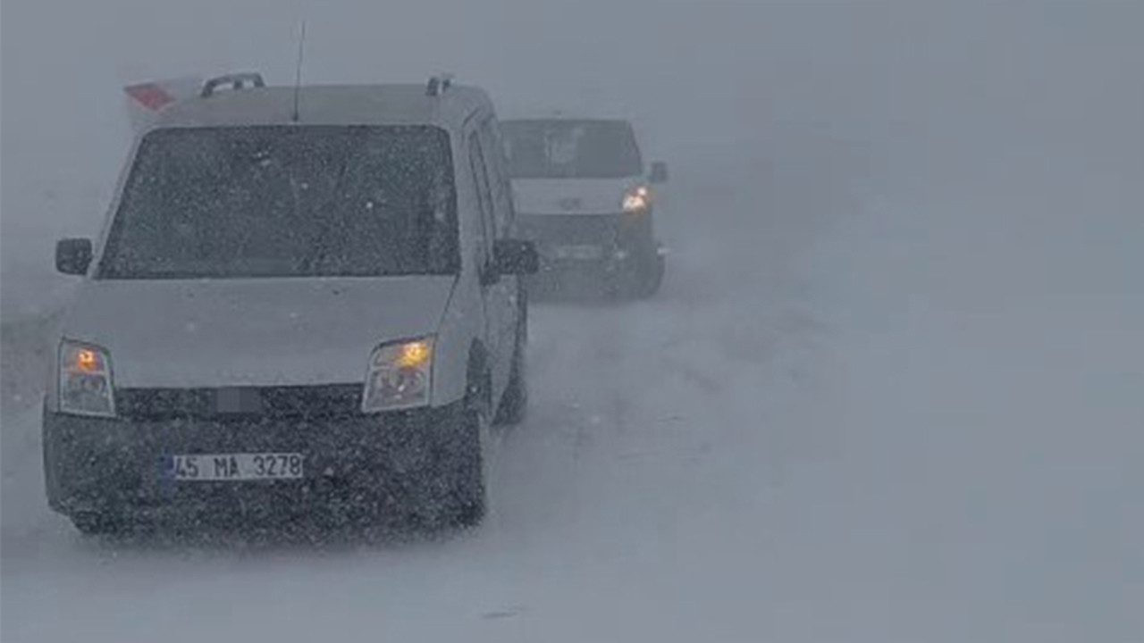 Palandöken Geçidi’nde Sis ve Tipi, Sürücüleri Mahsur Bıraktı