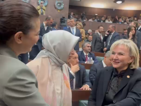 CHP’den istifa eden Nimet Özdemir AK Parti’ye katılıyor