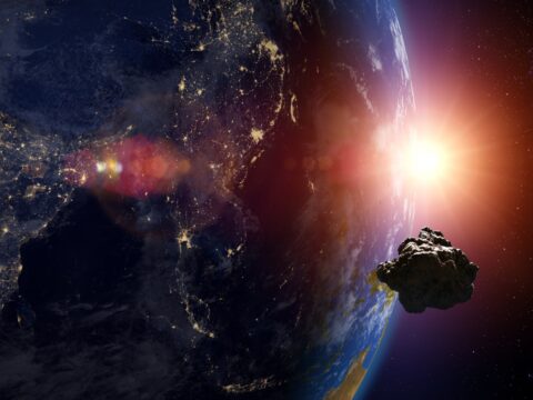 Cumartesi gökyüzüne bakın. Dev asteroit Dünya’nın yanından geçecek