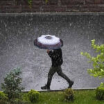 Kuvvetli saganak ve firtina ayni anda vuracak meteoroloji sari kod verdi IB8Vkdtn